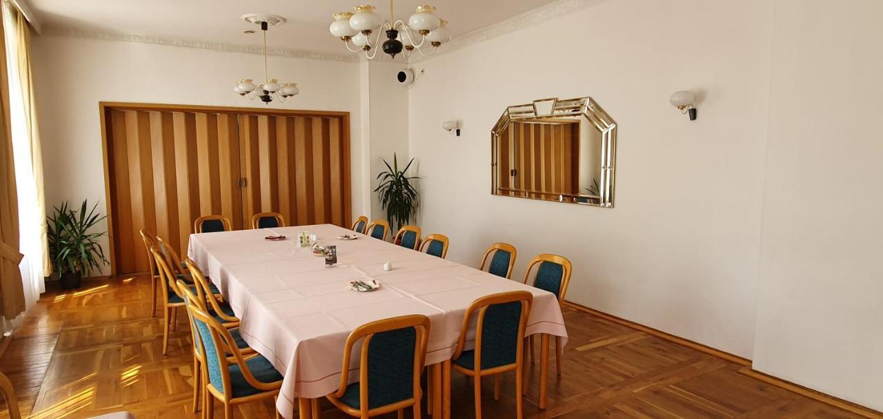 Hotel "Stadt Koethen" Кетен Екстер'єр фото